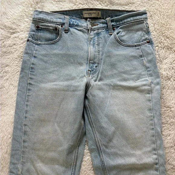 Abercrombie & Fitch The Skinny High Rise Light Blue raw Hem Jeans - Picture 3 of 7